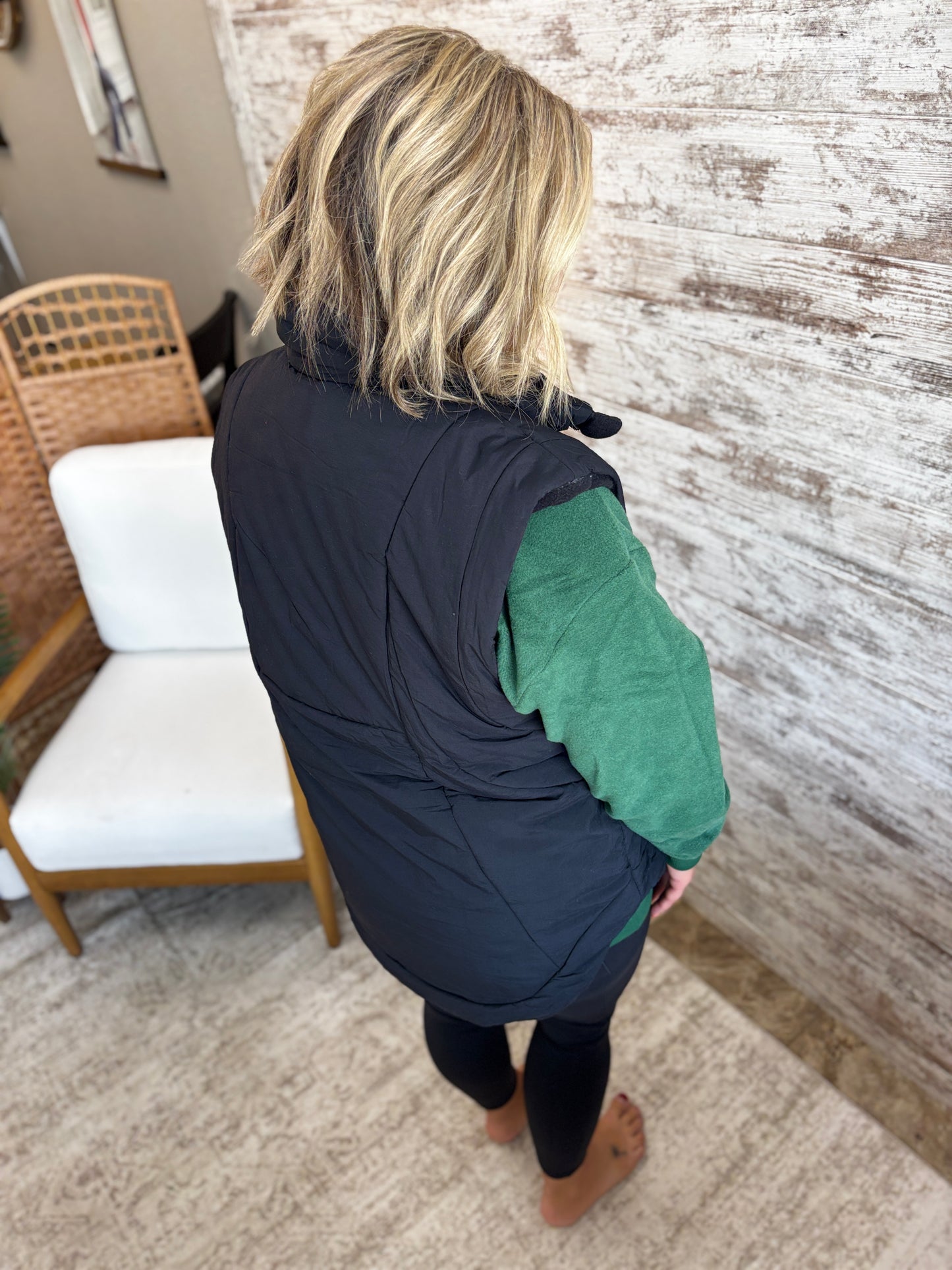 Black Curve Hem Puffer Vest