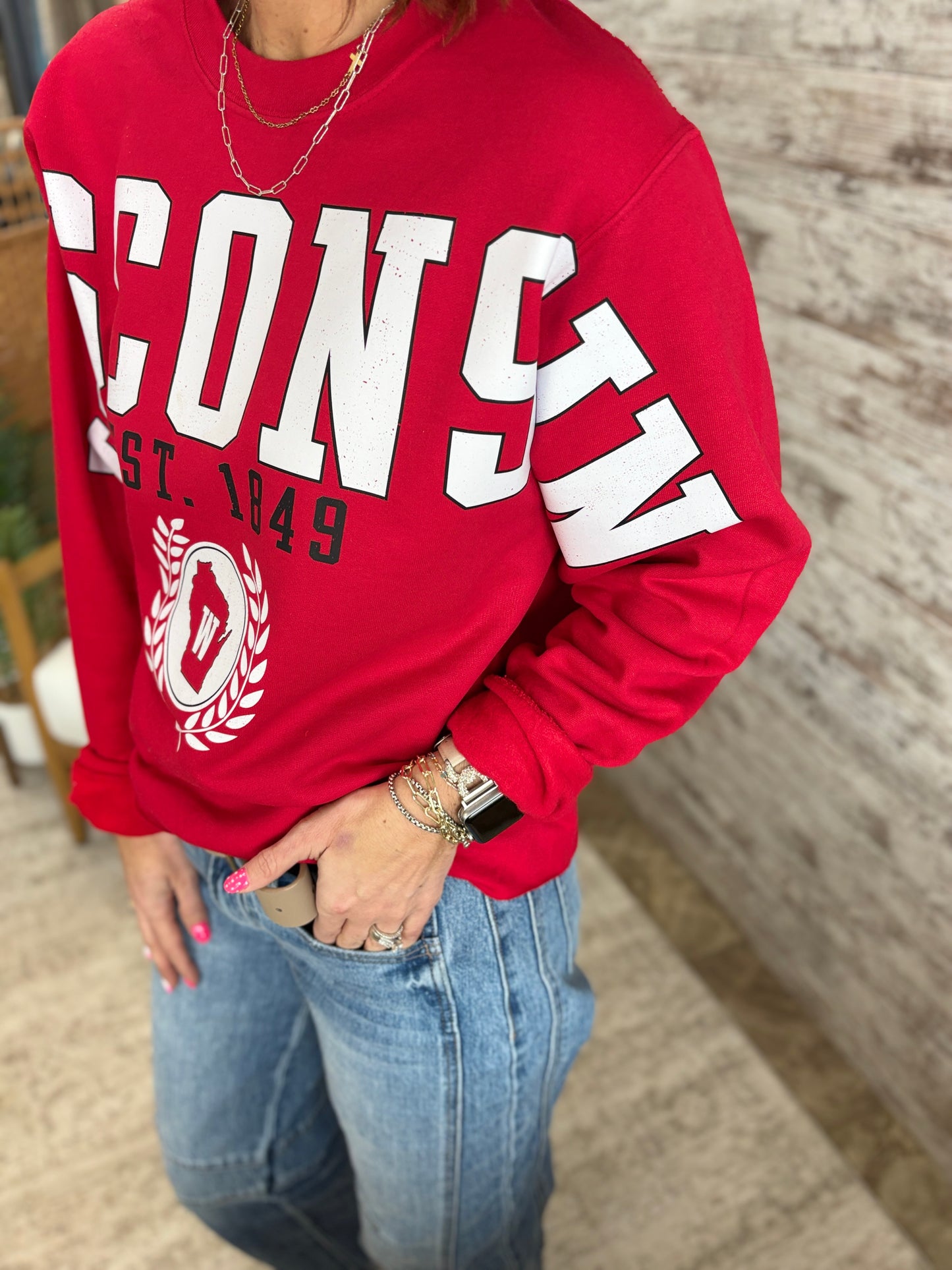 Wisconsin Vintage Wingspan Red Port & Company Crew ~