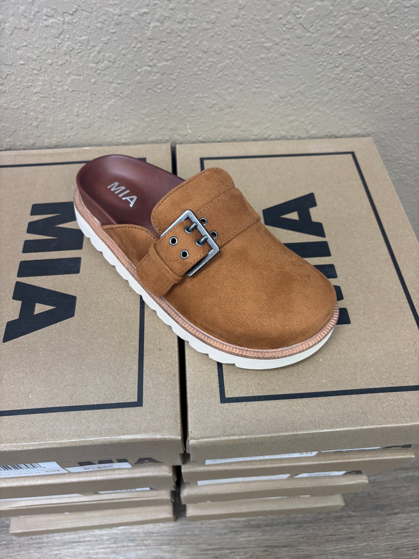 Mia Zamira Clog