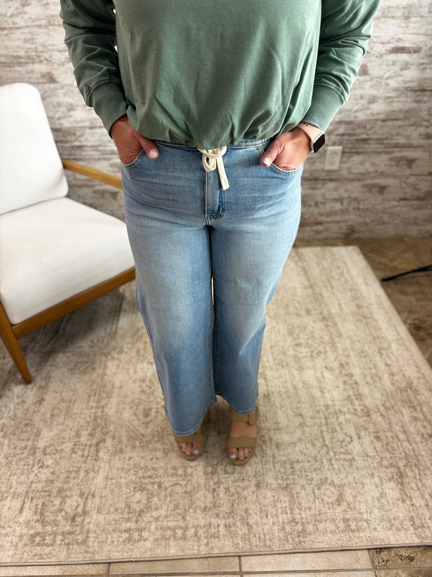 Lovervet High Rise Elastic Waistband Crop Jeans lV1895