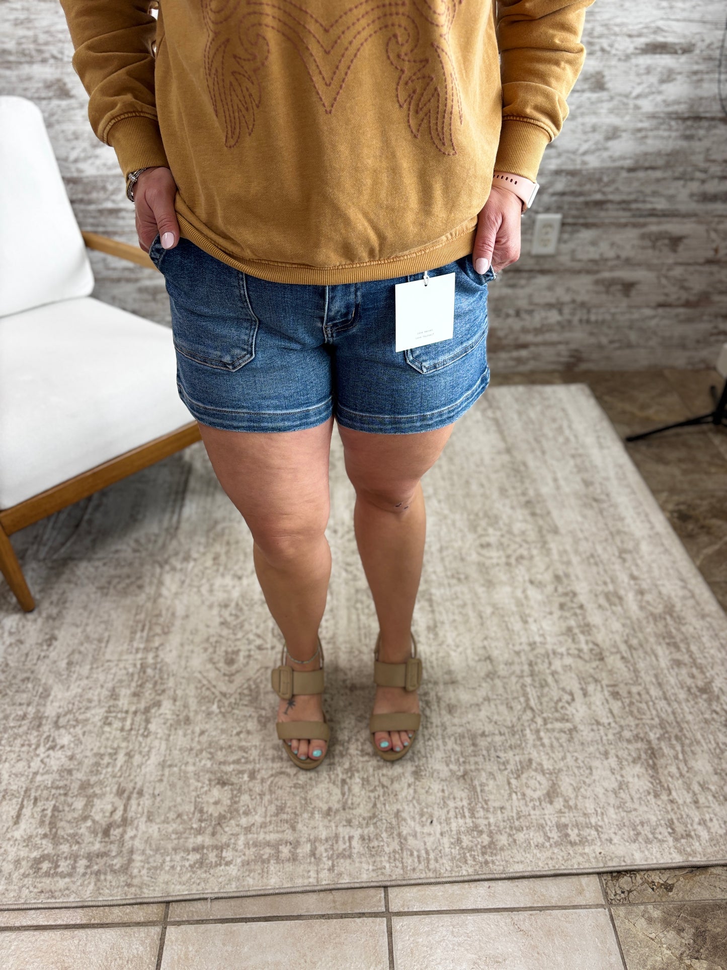 Verve High Rise Patch Pocket Shorts LV2308