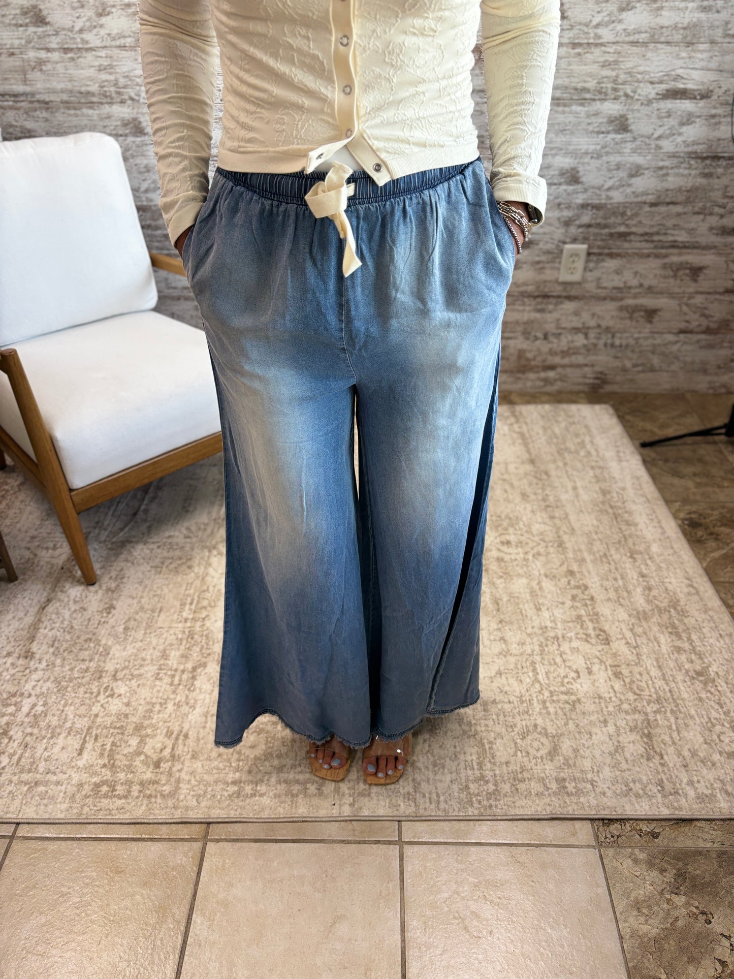 Wide Leg Elastic Waist Denim Pant with Fray Hem