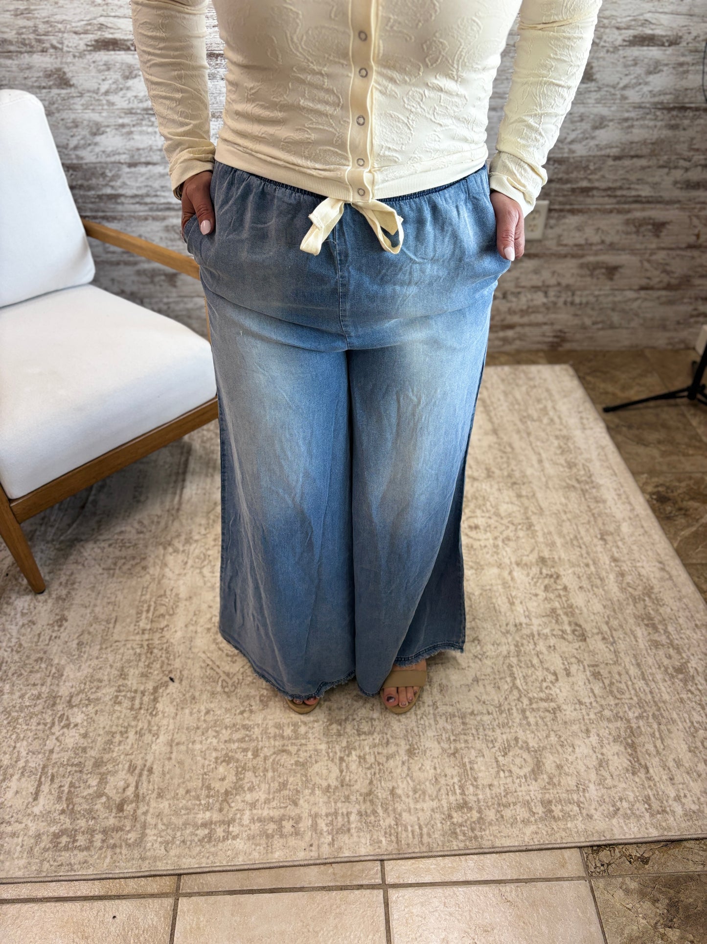 Wide Leg Elastic Waist Denim Pant with Fray Hem