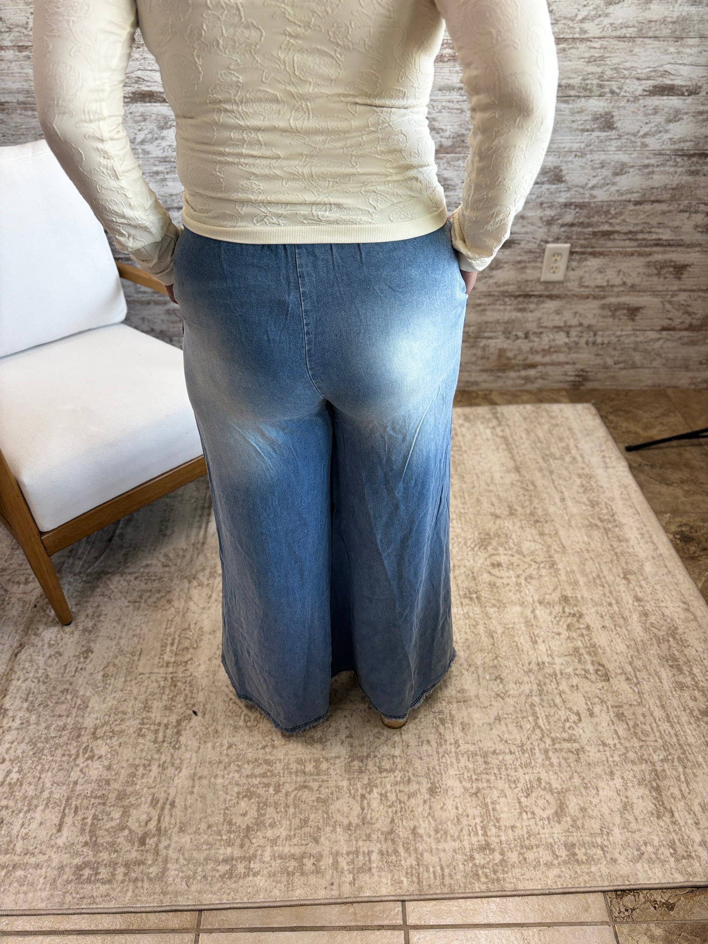 Wide Leg Elastic Waist Denim Pant with Fray Hem