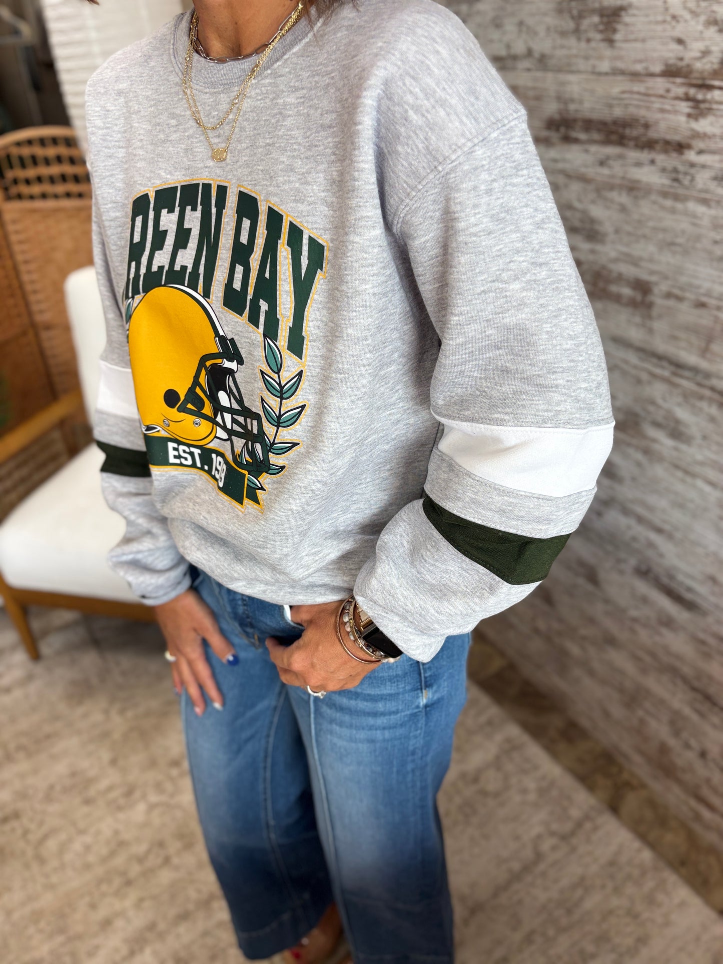 Green Bay Varsity Forest and White Stripe Pennant Crew