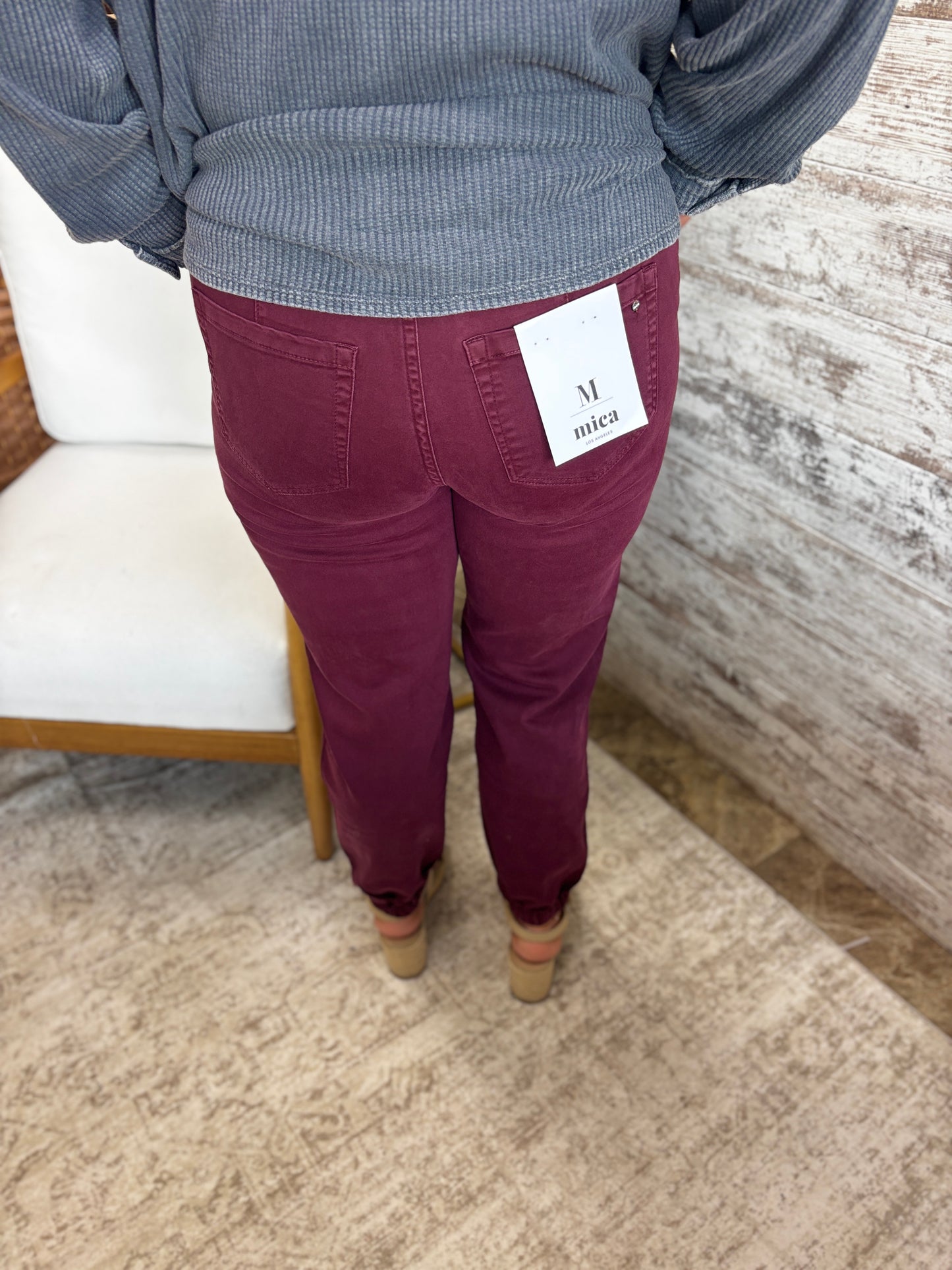 Mica Wine Jogger