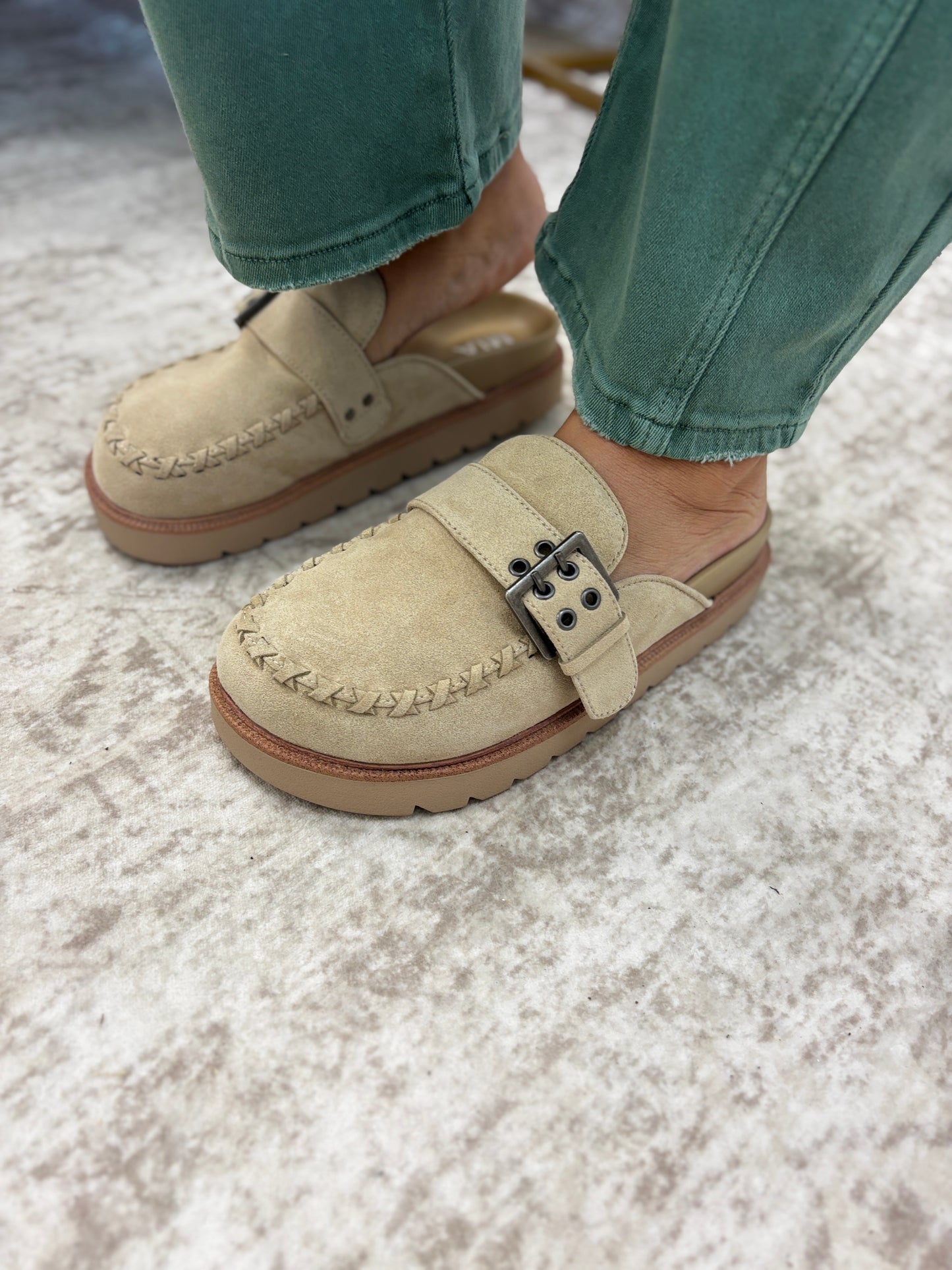 Mia Zaina Clog