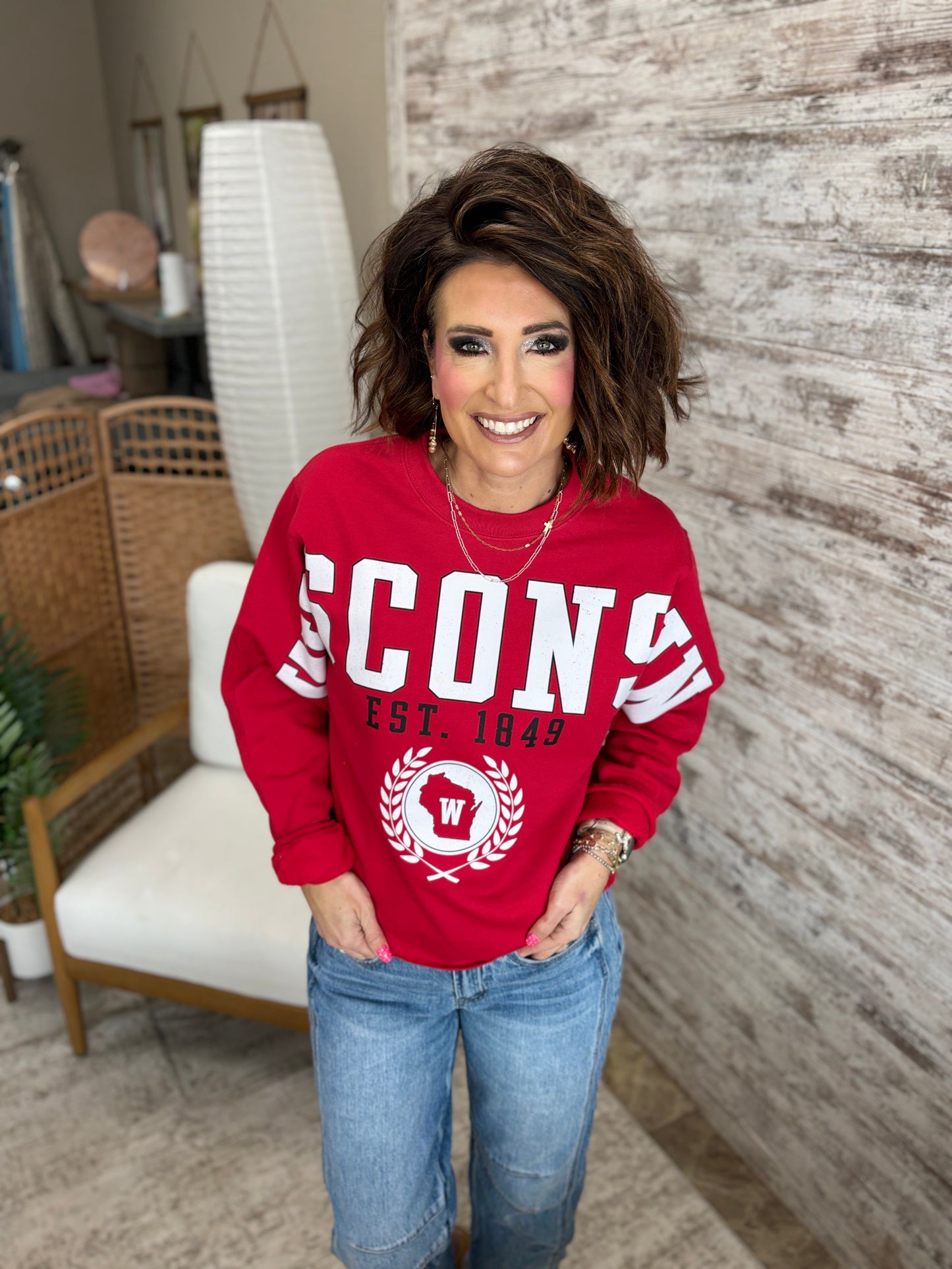 Wisconsin Vintage Wingspan Red Port & Company Crew ~